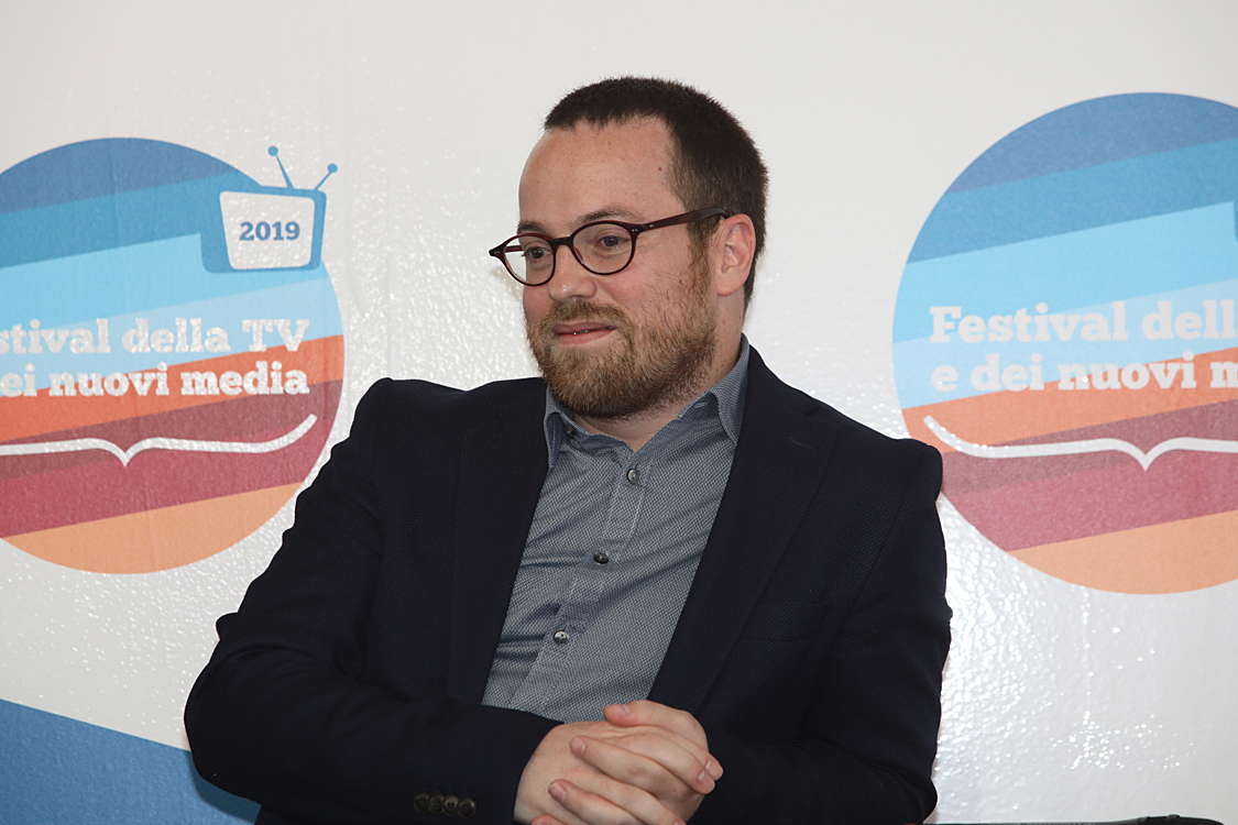 Festival della TV e dei Nuovi Media 2019_164.jpg - Road to Tokyo 2020: Eurosport e l’esperienza olimpica Cosa significa partecipare a una Olimpiade? E magari vincere una medaglia d’oro?  Alcuni tra i grandi atleti azzurri, tra cui la portabandiera di PyeongChang 2018 Arianna Fontana, raccontano le loro sfide, le loro emozioni e i loro successi a cinque cerchi.  E per Eurosport, broadcaster ufficiale delle prossime tre Olimpiadi, la sfida di portare nelle case degli italiani un’esperienza mai vista prima.